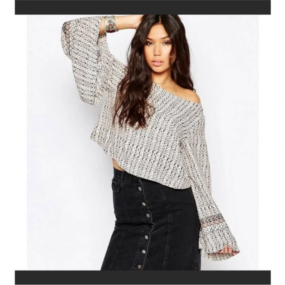Free People Stars Aligned‎ printed bell sleeve top Size Small